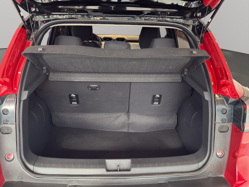 Nissan Magnite  5 pts. Exclusive, 1.0T, TM5, piel, RA-16 2025
